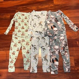 Posh peanut HTF prints Sheldon, Percy, and sloths. EUC 3T